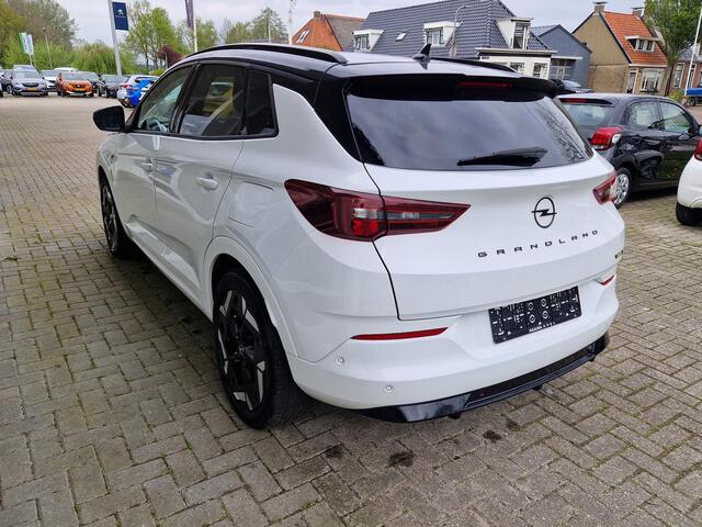 Opel Grandland 1.6 Turbo Plug-In Hybrid 4x4 GSe | Elektrische kofferklep | Parkeersensoren V+A | Achteruitrijcamera | Cliamte & Cruise control | Navigatie