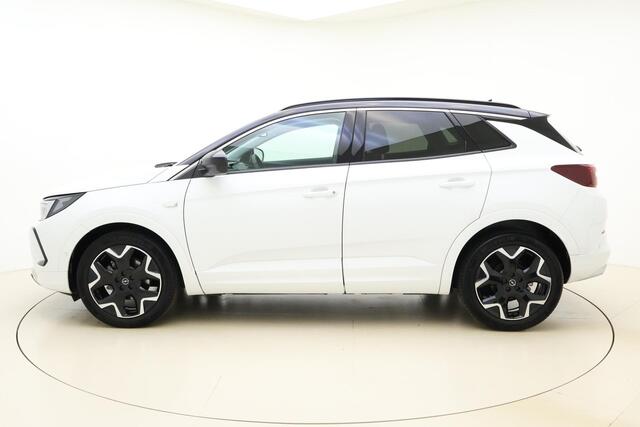 Opel Grandland 1.2 Turbo 130pk Automaat Ultimate | Achteruitrijcamera | Alcantara bekleding | Climate Control | Navigatie | Adaptive Cruise control | Stoel + stuurwielverwarming | Elektrische achterklep | Voorruitverwarming | Zwart dak