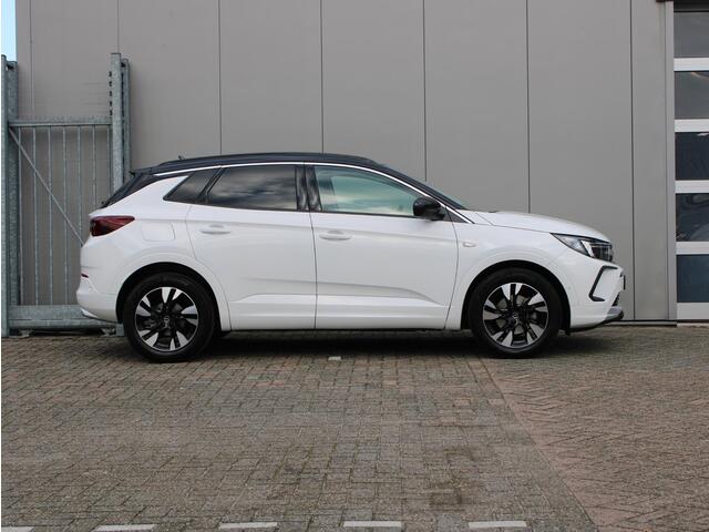 Opel Grandland 1.2 Turbo Ultimate Automaat | Navi / Camera / Alcantara / Winter pakket