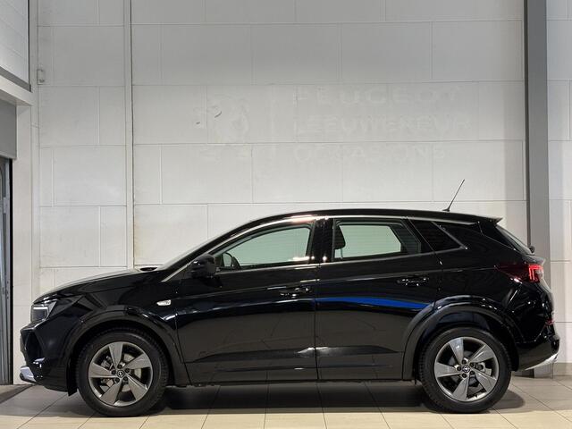 Opel Grandland Elegance 1.2 Turbo 130pk | ALL SEASON BANDEN | AGR-STOELEN | STOEL- EN STUURVERWARMING | APPLE CARPLAY / ANDROID AUTO | ISOFIX | DAB+ |
