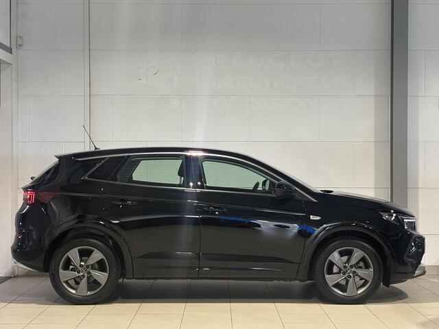 Opel Grandland Elegance 1.2 Turbo 130pk | ALL SEASON BANDEN | AGR-STOELEN | STOEL- EN STUURVERWARMING | APPLE CARPLAY / ANDROID AUTO | ISOFIX | DAB+ |
