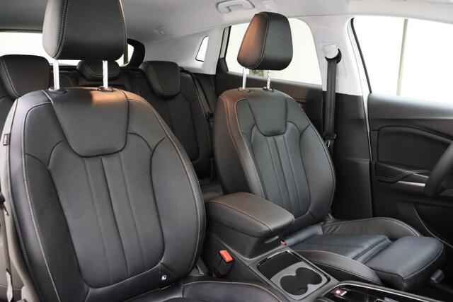 Opel Grandland 1.6 Turbo Plug-In Hybrid Ultimate | Navigatie | Lederen bekleding | Trekhaak | Keyless | Camera | Zwart dak | Stoel verwarming | Lichtmetalen velgen