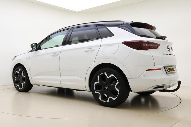 Opel Grandland 1.6 Turbo Plug-In Hybrid Ultimate | Navigatie | Lederen bekleding | Trekhaak | Keyless | Camera | Zwart dak | Stoel verwarming | Lichtmetalen velgen