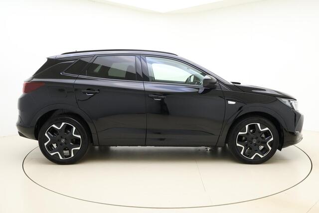 Opel Grandland 1.2 Turbo Hybrid Ultimate 136 PK Automaat | Navigatie | Alcantara | Lichtmetalen velgen | Camera | Stoel & Stuurverwarming | Dakrails | Keyless | Cruise control