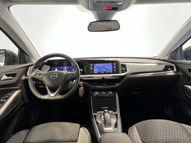 Opel Grandland 1.2 Turbo GS Line | Navigatie/Android/Apple Carplay | LM Velgen 18" | Achteruitrijcamera | Cruise Control | DAB | Airco |