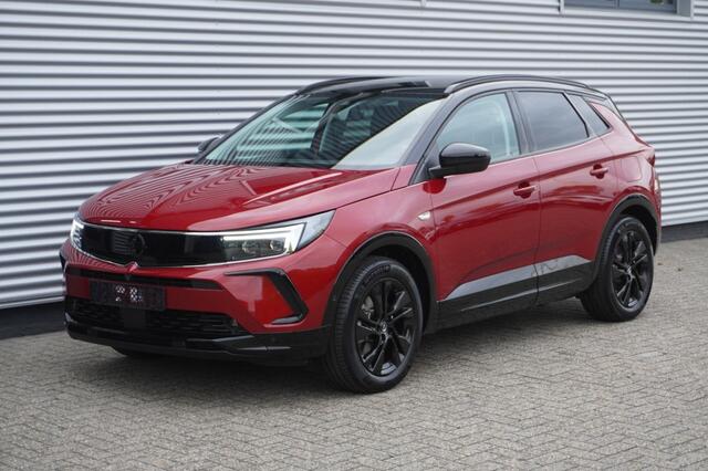 Opel Grandland 1.6 Turbo Hybrid GS / Camera / Lederen bekleding / Adaptive cruise / Winterpakket