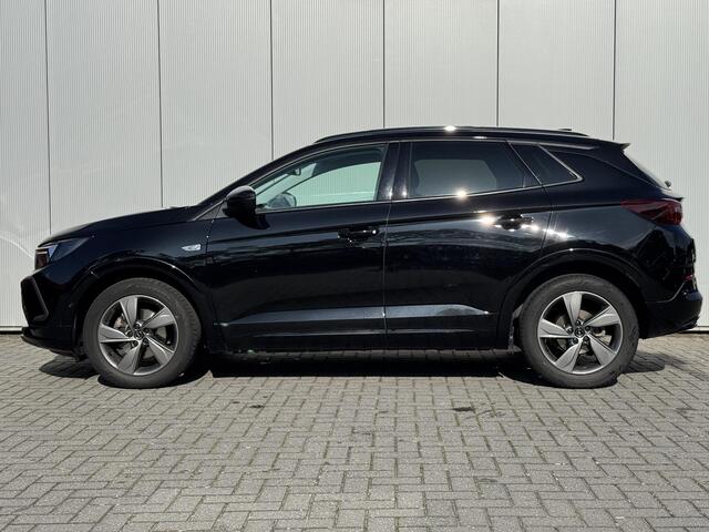 Opel Grandland 1.2 Turbo GS Line Voorruitverwarming / Stoelverwarming / Stuurverwarming / Achteruitrijcamera / Cruise control / All season banden/ apple carplay en android auto
