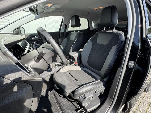 Opel Grandland 1.2 Turbo GS Line Voorruitverwarming / Stoelverwarming / Stuurverwarming / Achteruitrijcamera / Cruise control / All season banden/ apple carplay en android auto