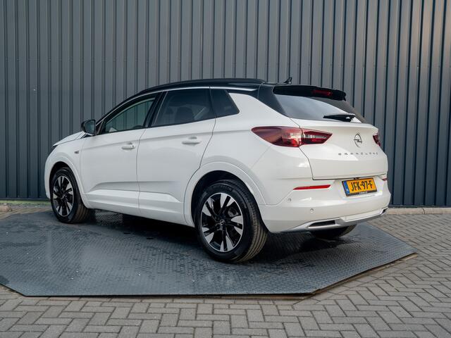 Opel Grandland 1.2 Turbo 130Pk Aut. Ultimate | Keyless | Elk. A-klep | Stoel & Stuur verw. | Camera | Prijs Rijklaar!!