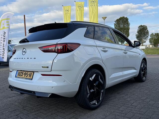 Opel Grandland 1.6 Turbo Plug-In Hybrid 4x4 GSe Geheel rijklaar |BOVAG gar. - GSe uitvoering! 300pk automaat Hybrid | Alcantara\leer | Full LED | Camera | 2x lader