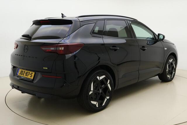 Opel Grandland 1.6 Turbo Plug-In Hybrid 4x4 GSE 300 PK Automaat | Navigatie | Camera | Stoel & Stuurverwarming | 19" Lichtmetalen velgen | Zwart dak | Alcantara bekleding | Keyless
