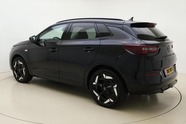 Opel Grandland 1.6 Turbo Plug-In Hybrid 4x4 GSE 300 PK Automaat | Navigatie | Camera | Stoel & Stuurverwarming | 19" Lichtmetalen velgen | Zwart dak | Alcantara bekleding | Keyless