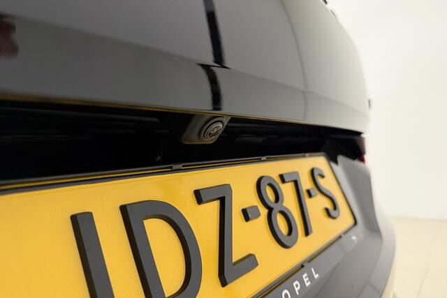 Opel Grandland 1.6 Turbo Plug-In Hybrid 4x4 GSE 300 PK Automaat | Navigatie | Camera | Stoel & Stuurverwarming | 19" Lichtmetalen velgen | Zwart dak | Alcantara bekleding | Keyless