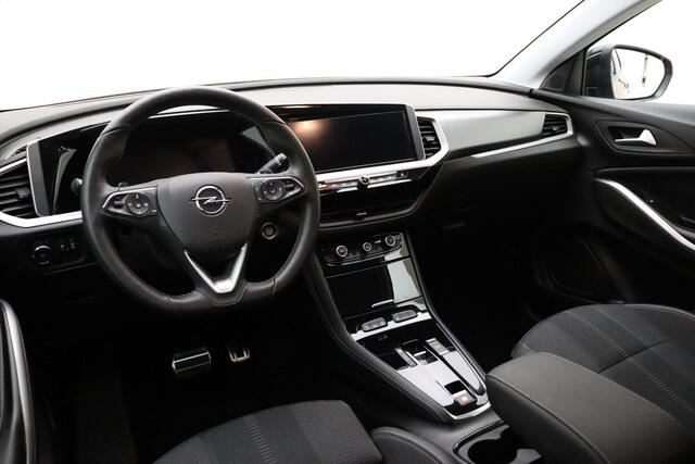 Opel Grandland 1.2 Turbo Level 3 | Navigatie via Carplay | Climate control | Keyless | Camera | Lichtmetalen velgen | Stuurverwarming | Getint glas | Electrische achterklep