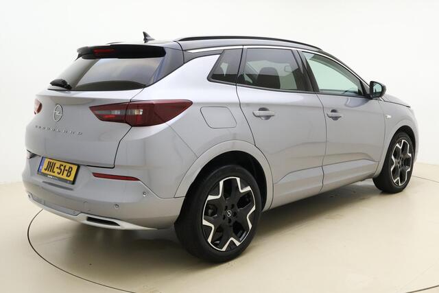 Opel Grandland 1.2 Turbo Ultimate Automaat | Navigatie | Elektrische achterklep | Stoelverwarming | Climate & Cruise Control | Alcantara bekleding | Zwart dak | Lichtmetalen velgen
