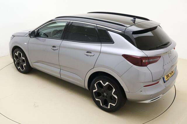 Opel Grandland 1.2 Turbo Ultimate Automaat | Navigatie | Elektrische achterklep | Stoelverwarming | Climate & Cruise Control | Alcantara bekleding | Zwart dak | Lichtmetalen velgen