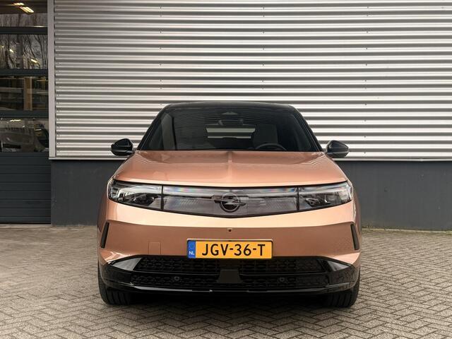 Opel Grandland Electric GS 73kWh 210pk | FOCAL | 360° CAMERA | NAVIGATIE | ELEKT. ACHTERKLEP | AGR STOELEN |