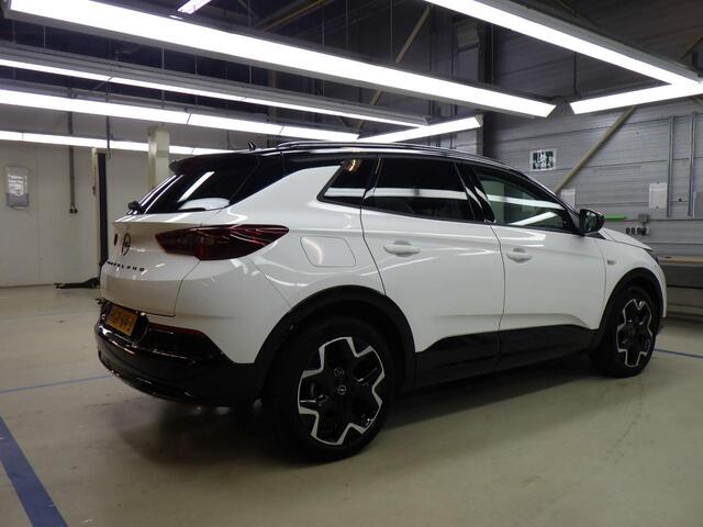 Opel Grandland 1.2 Turbo GS Style Advanced / Navi / Camera 360 / Stoelvw / LMV 19"