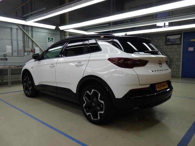 Opel Grandland 1.2 Turbo GS Style Advanced / Navi / Camera 360 / Stoelvw / LMV 19"