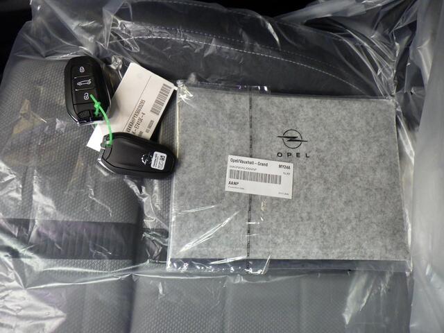 Opel Grandland 1.2 Turbo Automaat Hybrid Nieuw Model! Nieuwe auto / Niet mee gereden!