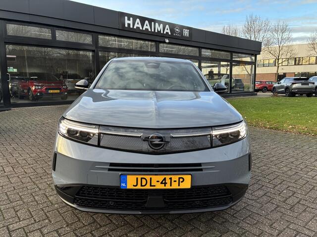Opel Grandland 145 pk Mild Hybrid Automaat Business Edition | Navigatie | AGR Stoelen | ECC | LED Verlichting | Privat Glas | Camera | 19" LM Velgen | Keyless |