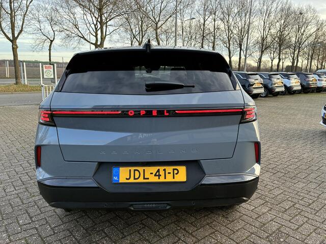 Opel Grandland 145 pk Mild Hybrid Automaat Business Edition | Navigatie | AGR Stoelen | ECC | LED Verlichting | Privat Glas | Camera | 19" LM Velgen | Keyless |
