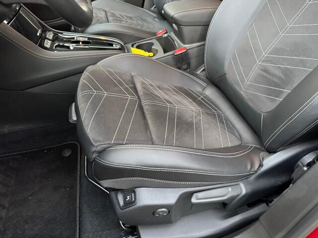 Opel Grandland 1.6 Turbo Plug-In Hybrid Elegance met Navi/Camera, Trekhaak, 19inch, Winterpakket