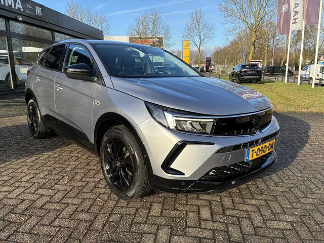 Opel Grandland Elegance 130Pk 8-Traps Automaat | Climate control | Apple Carplay/Android Auto | Stoel & Stuurverwarming | Parkpilot | LED | AGR-Stoelen | 18" LM-Velgen | Trekhaak | Cruise control