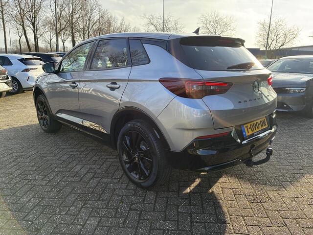 Opel Grandland Elegance 130Pk 8-Traps Automaat | Climate control | Apple Carplay/Android Auto | Stoel & Stuurverwarming | Parkpilot | LED | AGR-Stoelen | 18" LM-Velgen | Trekhaak | Cruise control