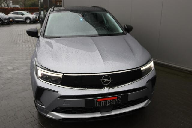 Opel Grandland 1.6T. Plug in Hybrid/PHEV 4x4 300PK Elegance Leder-pack/Elegance-pack