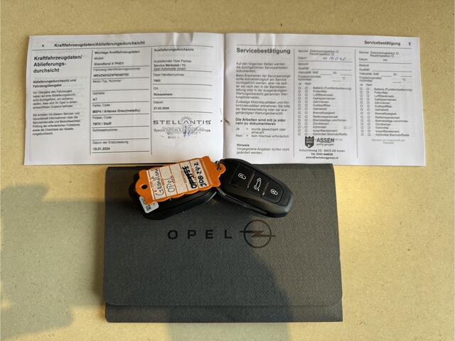 Opel Grandland 1.6 Turbo Plug-In Hybrid GS GRATIS Afleverpakket! | Achteruitrijcamera | Apple Carplay | Voorstoelen Verwarmd |