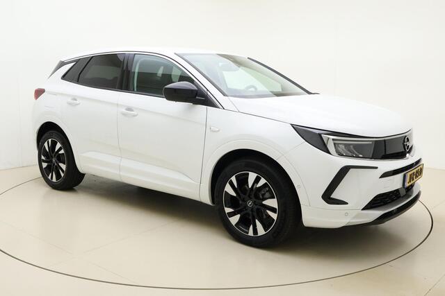 Opel Grandland 1.2 Turbo 130pk Automaat Business Elegance | Navigatie via APP | Climate control | Cruise control | Achteruitrijcamera | Parkeersensoren | DAB | LED koplampen | 18" Lichtmetalen velgen
