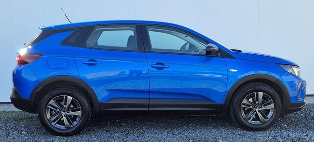 Opel Grandland 1.2 Turbo Edition Camera achter - Stoel verwarming - Dodehoek Detectie - Voorruitverwarming - Stuurwiel verwarming - Zicht en Licht Pakket - Winter Pakket