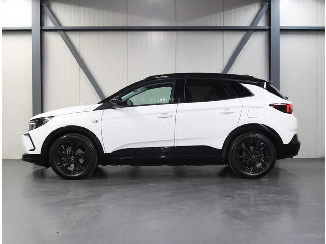 Opel Grandland 225PK Plug-In Hybrid Elegance | AppleCarPlay/AndroidAuto | Trekhaak | Winterpakket | LEER/Alcantara | Camera | Keyless | Electrische klep | Navigatie | AUTOMAAT | Stoel/Stuur/Voorruitverwarming | AGR Stoelen | Isofix | Privacy Glass |