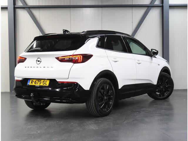 Opel Grandland 225PK Plug-In Hybrid Elegance | AppleCarPlay/AndroidAuto | Trekhaak | Winterpakket | LEER/Alcantara | Camera | Keyless | Electrische klep | Navigatie | AUTOMAAT | Stoel/Stuur/Voorruitverwarming | AGR Stoelen | Isofix | Privacy Glass |