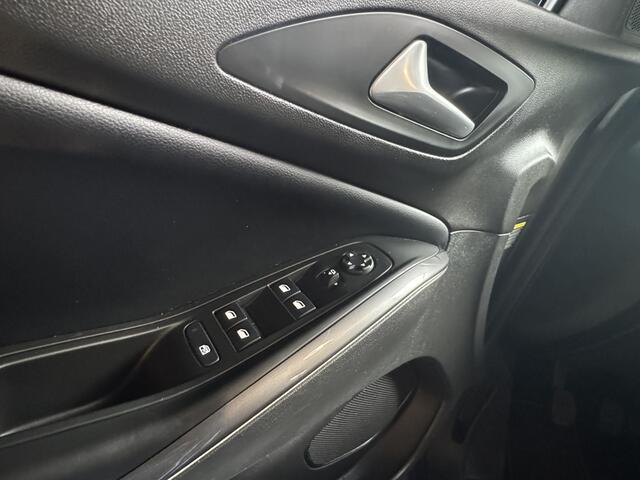 Opel Grandland 1.2 Turbo Business Edition X Navigatie 18 inch LMV Climate Control Getint glas