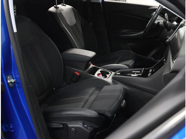 Opel Grandland 1.2 130PK Turbo Level 3 | AppleCarPlay/AndroidAuto | Winterpakket | Camera | Adaptief Cruise Control | Climate Control | Keyless | Electrische klep | Navigatie | AUTOMAAT | Stoel/Stuur/Voorruitverwarming | AGR Stoelen | Isofix | Privacy Glass |