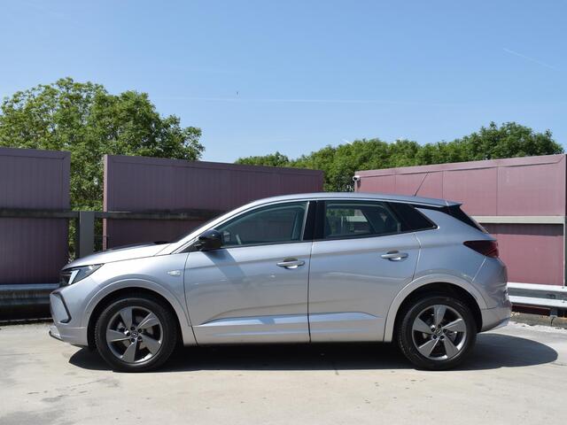 Opel Grandland 1.2 Turbo Level 2 Edition | CARPLAY | PARKEERSENSOREN | WINTERPAKKET | E.C.C. | 16.837km