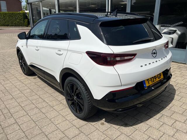 Opel Grandland 1.6 TURBOHY LEVEL 4