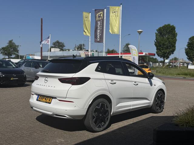Opel Grandland 1.6 Turbo Plug-In Hybrid 4x4 Ultimate Als nieuw! Incl. garantie en beurt | 300pk! | Full LED | 19" | Camera | Alcantara met leer | Cruise | Dikste uitvoering!