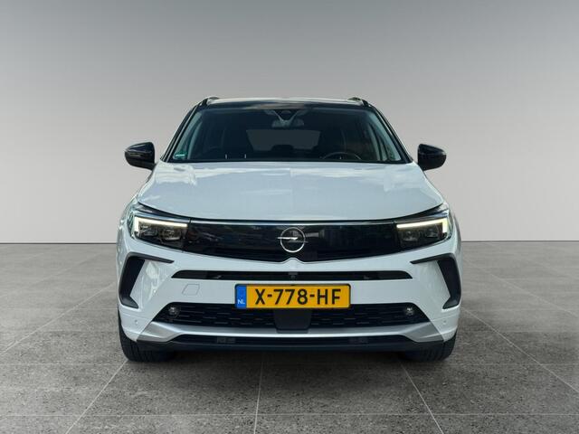 Opel Grandland Ultimate 1.2 Turbo 130pk EAT8 | ALCANTARA / LEDER | TREKHAAK | MATRIX LED | TWO-TONE! | 360° CAMERA | NAVI | AGR-STOELEN | ISOFIX |