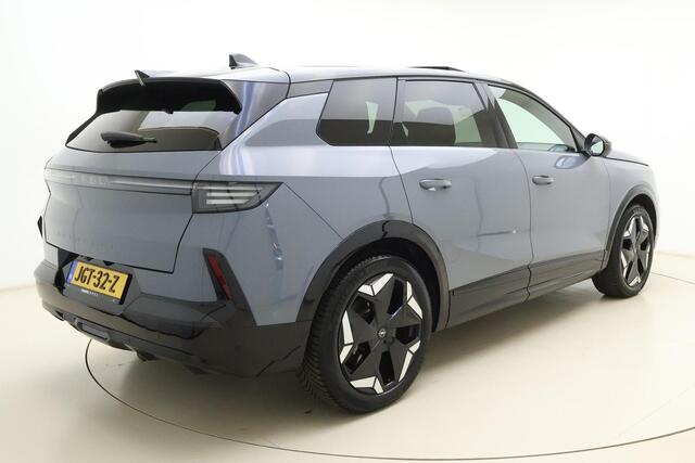 Opel Grandland Electric Ultimate AWD 73 kWh | Lederen bekleding | 20" Lichtmetalen velgen | Panoramisch Schuifkanteldak | Stoel en Stuurverwarming | elektrische achterklep