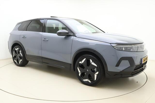 Opel Grandland Electric Ultimate AWD 73 kWh | Lederen bekleding | 20" Lichtmetalen velgen | Panoramisch Schuifkanteldak | Stoel en Stuurverwarming | elektrische achterklep