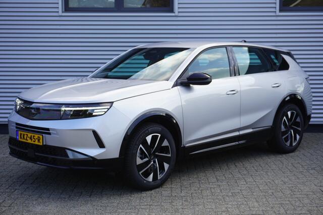 Opel Grandland 1.6 Turbo Plug-in Hybrid Business Edition / Trekhaak / AGR-stoelen / Camera / All Season Banden