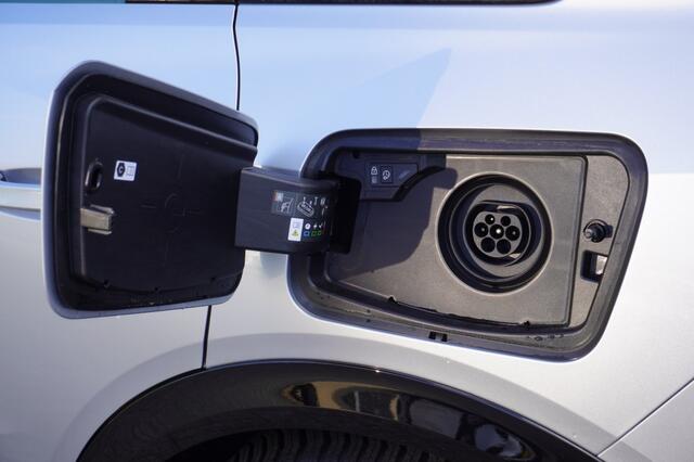 Opel Grandland 1.6 Turbo Plug-in Hybrid Business Edition / Trekhaak / AGR-stoelen / Camera / All Season Banden