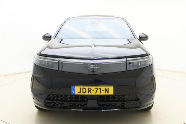 Opel Grandland Electric Business Edition 73 kWh | Climate control | Panorama dak | Camera | Cruisecontrol | Camera | 19" LM-Velgen | Private-Glas | Parkpilot | Winterpakket | AGR |