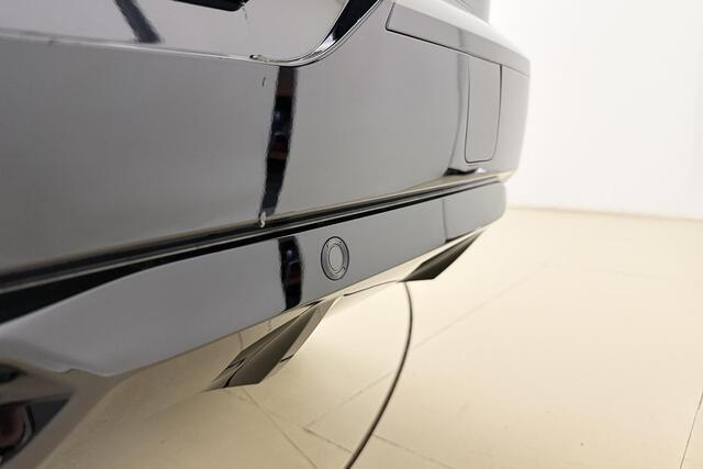 Opel Grandland Electric Business Edition 73 kWh | Climate control | Panorama dak | Camera | Cruisecontrol | Camera | 19" LM-Velgen | Private-Glas | Parkpilot | Winterpakket | AGR |