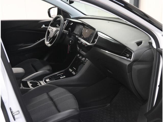 Opel Grandland 1.2 130PK Turbo GS | 1ste eigenaar | AppleCarPlay/AndroidAuto | Stoel/Stuur/Voorruitverwarming | FULL LED | AGR Stoelen | Camera | Two-tone | Privacy Glass | Navigatie | Adaptief Cruise Control | Isofix |