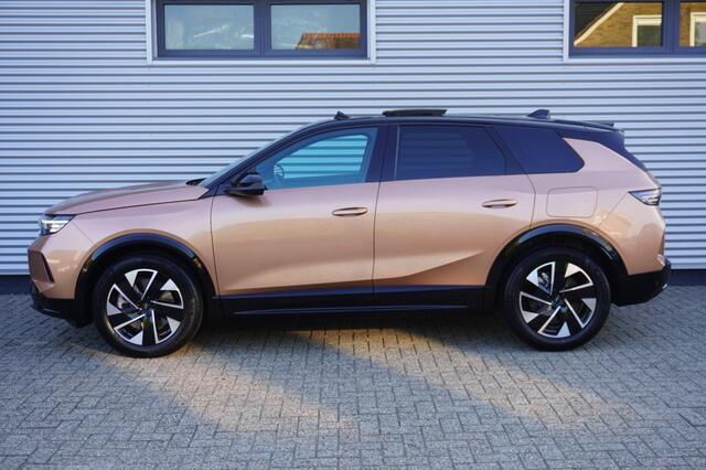 Opel Grandland 1.6 Turbo Plug-in Hybrid GS / Pano / Trekhaak / AGR-stoelen / Stoel- en stuurverwarming