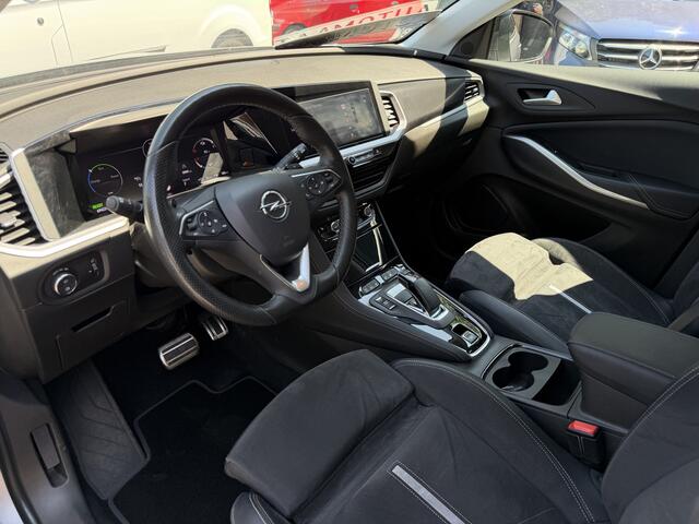 Opel Grandland 1.6 Turbo Plug-In Hybrid 4x4 GSe 310PK Afnb.Trekhaak Keyless Entry - Navi - Camera - Carplay Stoel/Stuurverwarming